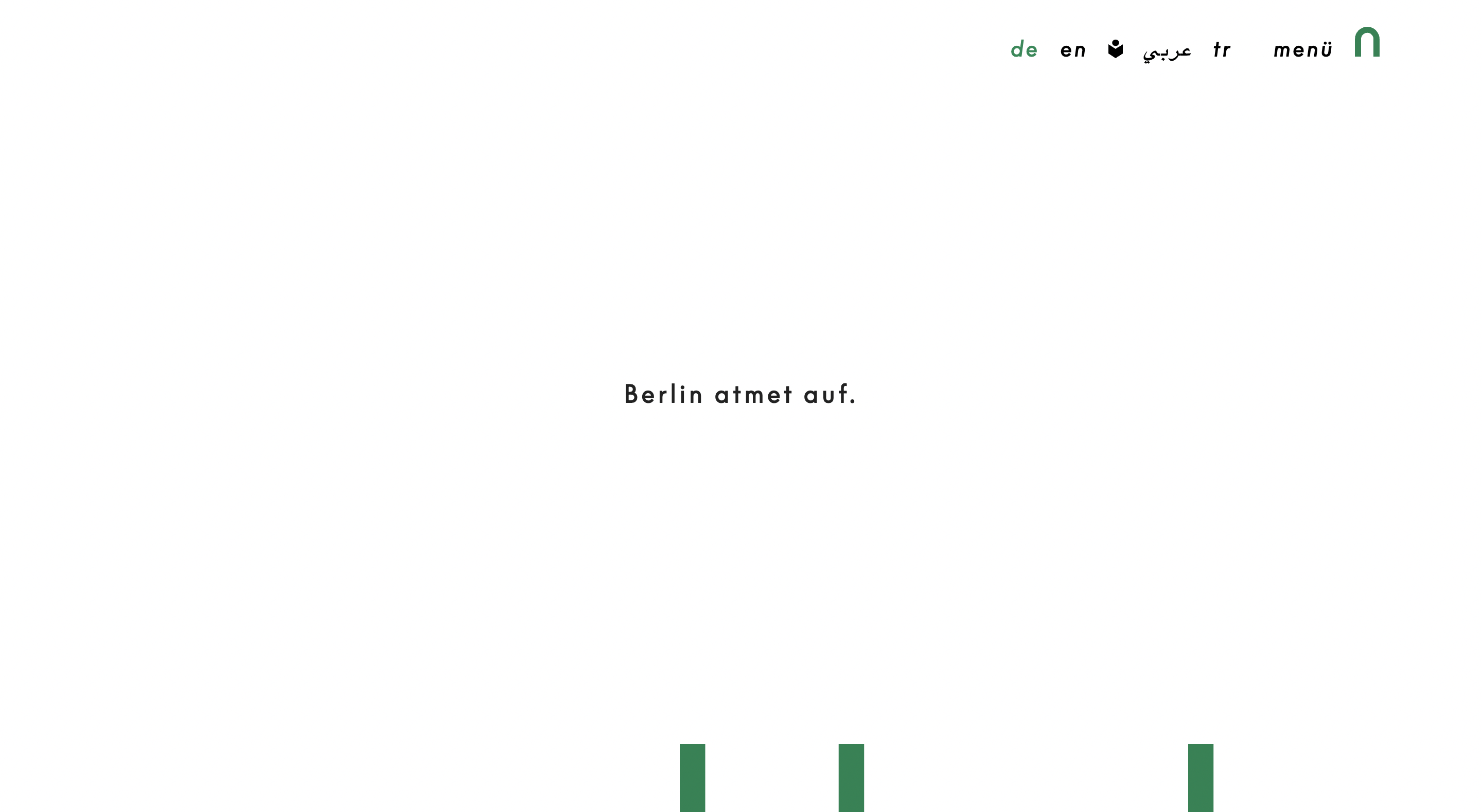 A very reduced startpage with only a tiny logo, a menu button and a language selector for multiple languages on the top right, the small german sentence for: Berlin respires in the middle and three thick green lines leaping from the bottom a little into the viewport. All on white background.